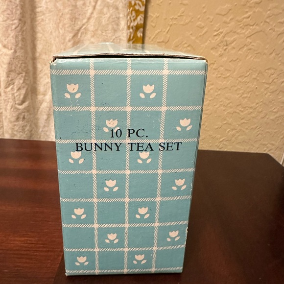 Easter Bunny 10 Pcs Tea set, a.ns Miniature Resin tea set with plates & tray. - Picture 10 of 11